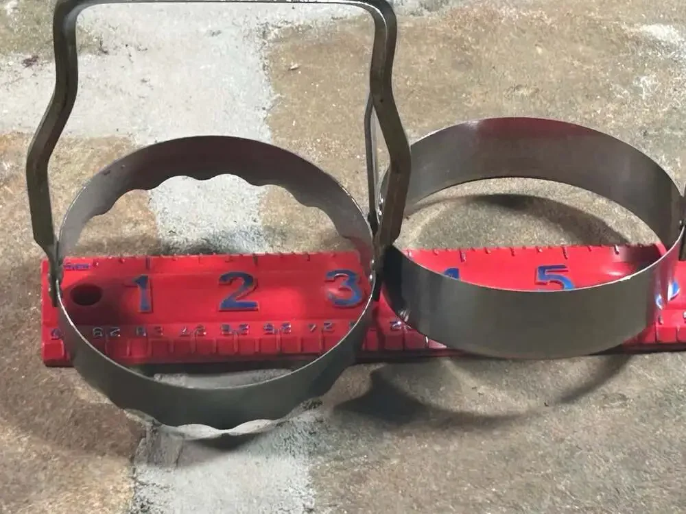 Vintage metal biscuit cutters lot of 2 different kinds see photos